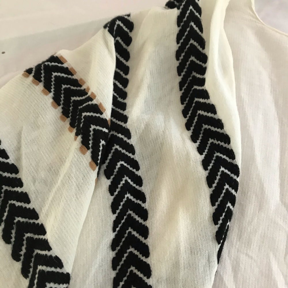 Universal Threads Boho Wrap/Shawl One Size - image 5